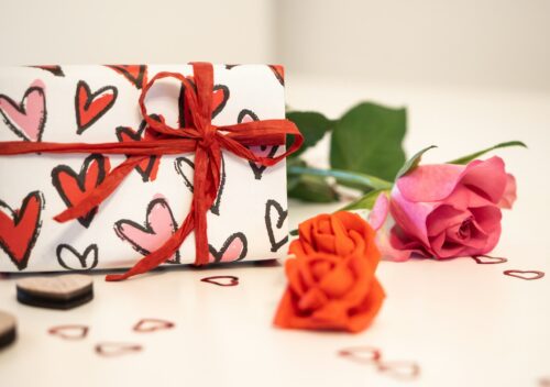 Prezent na Walentynki i kwiaty